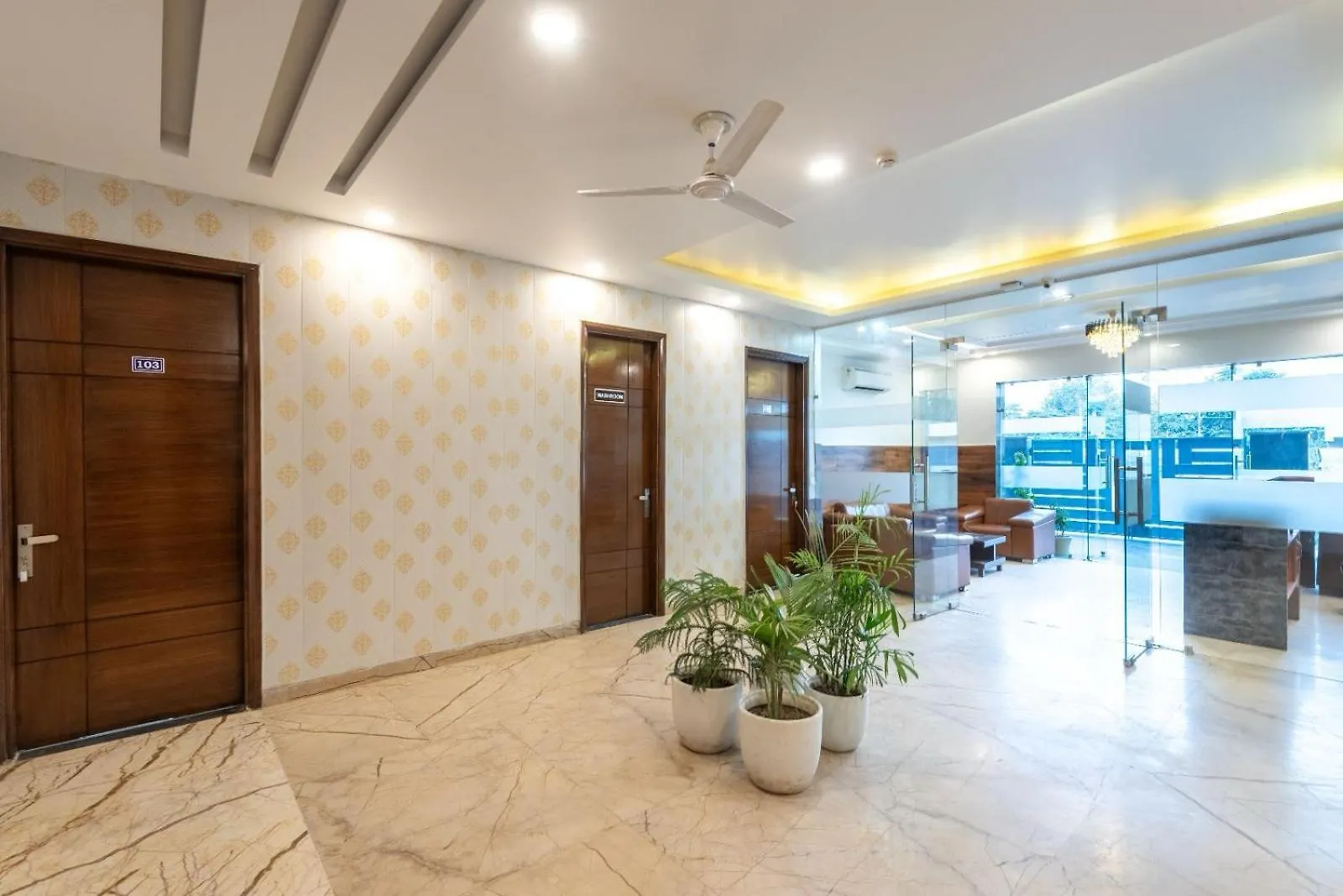Hotel Florence I Business & Couple-Friendly I Near Artemis Hospital גורגאון 4*,  הודו