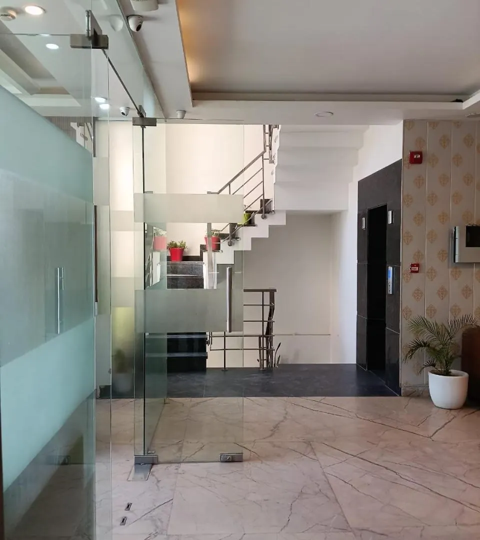 Hotel Florence I Business & Couple-Friendly I Near Artemis Hospital גורגאון