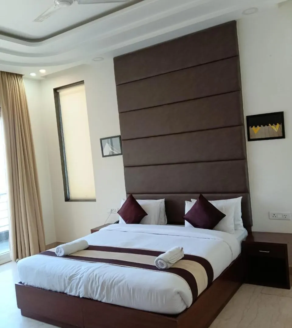 Hotel Florence I Business & Couple-Friendly I Near Artemis Hospital גורגאון