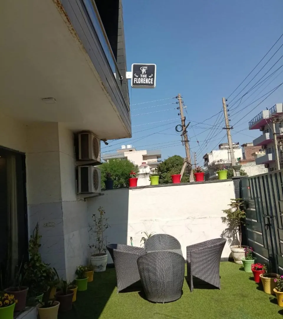Hotel Florence I Business & Couple-Friendly I Near Artemis Hospital Gurgaon