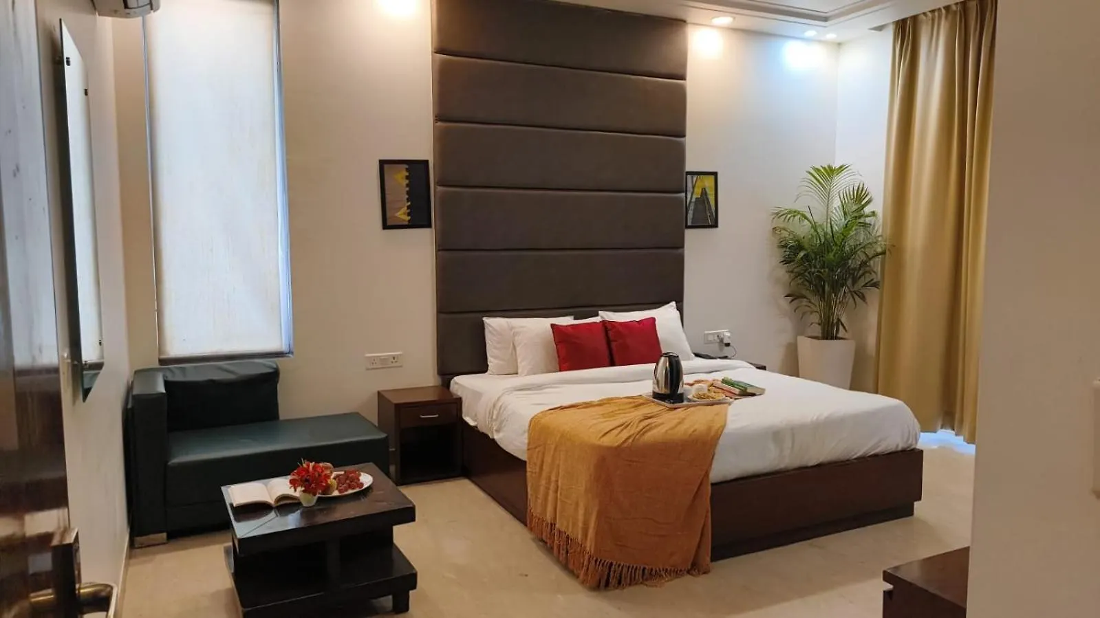 Hotel Florence I Business & Couple-Friendly I Near Artemis Hospital Gurgaon
